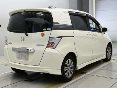 HONDA FREED SPIKE HYBRID