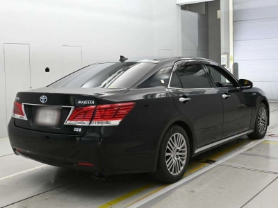 TOYOTA CROWN MAJESTA