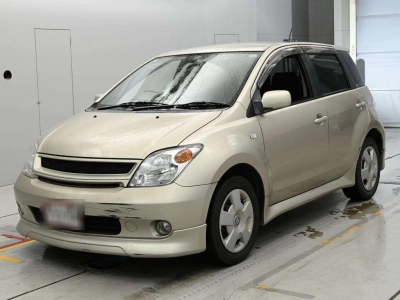 TOYOTA IST
