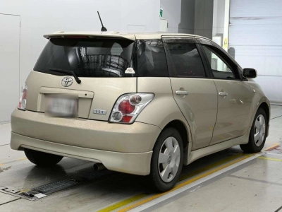 TOYOTA IST