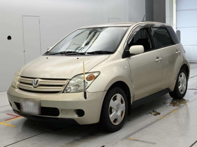 TOYOTA IST