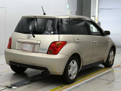 TOYOTA IST