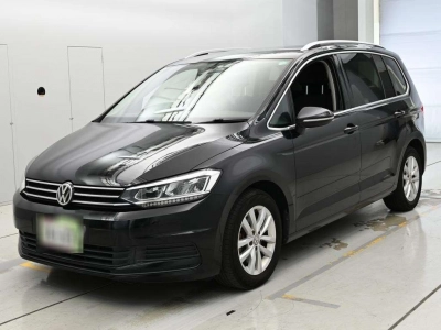 VOLKSWAGEN GOLF TOURAN