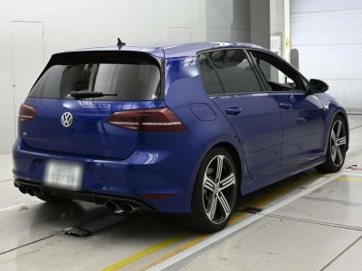 VOLKSWAGEN GOLF R