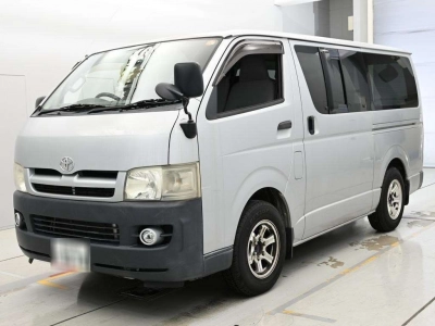 TOYOTA REGIUS VAN