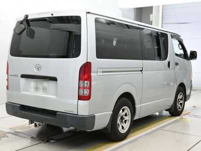 TOYOTA REGIUS VAN