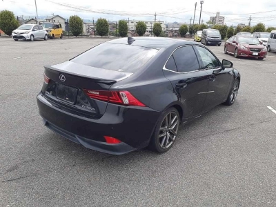 LEXUS IS