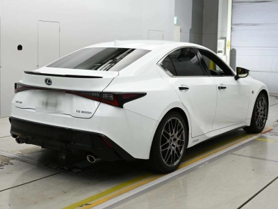 LEXUS IS