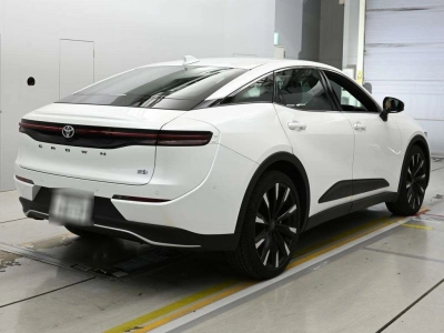 TOYOTA CROWN CROSSOVER