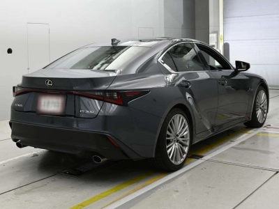 LEXUS IS