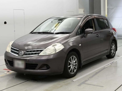 NISSAN TIIDA