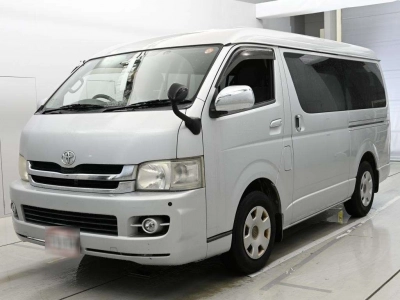 TOYOTA HIACE WAGON