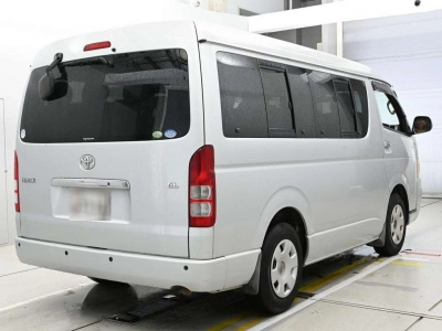 TOYOTA HIACE WAGON