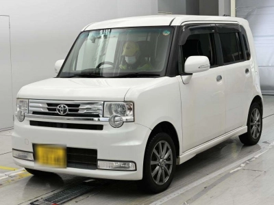 TOYOTA PIXIS SPACE