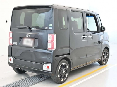 TOYOTA PIXIS MEGA