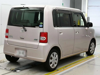 TOYOTA PIXIS SPACE