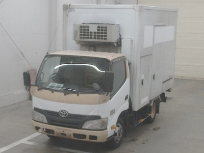 TOYOTA DYNA