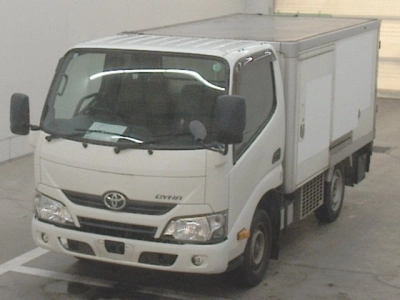 TOYOTA DYNA