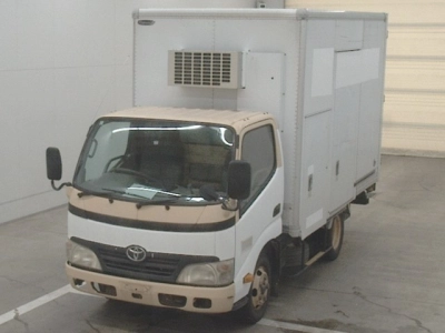 TOYOTA DYNA