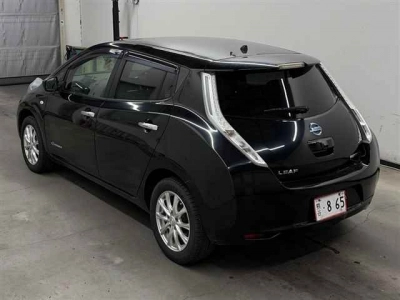 NISSAN LEAF
