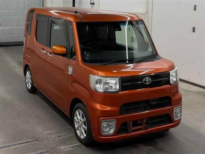 TOYOTA PIXIS MEGA