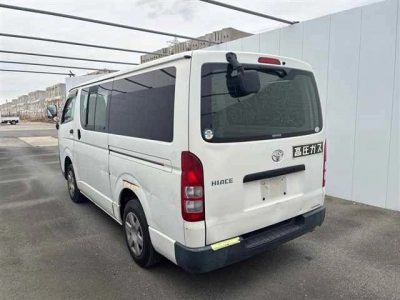 TOYOTA HIACE VAN