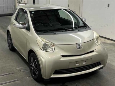 TOYOTA IQ