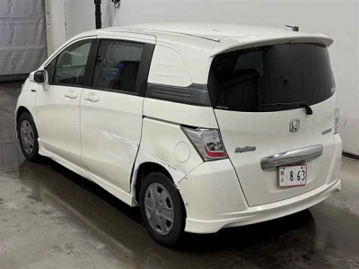 HONDA FREED SPIKE HYBRID
