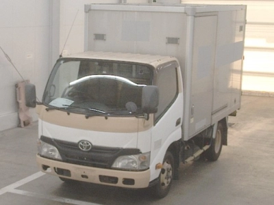 TOYOTA DYNA