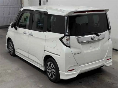 TOYOTA TANK