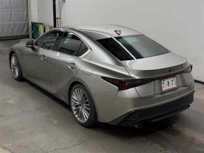LEXUS IS