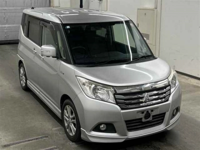 MITSUBISHI DELICA D:2