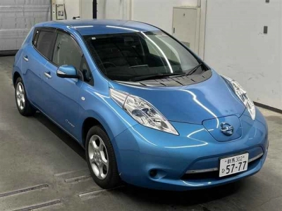 NISSAN LEAF