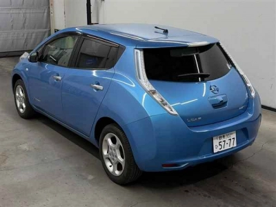 NISSAN LEAF