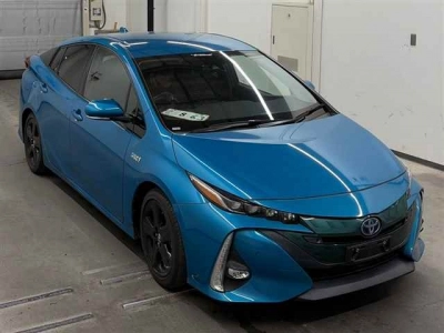 TOYOTA PRIUS PHV