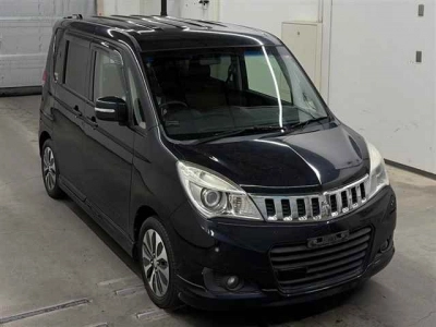 MITSUBISHI DELICA D:2