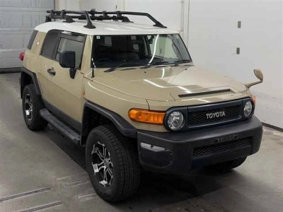 TOYOTA FJ CRUISER