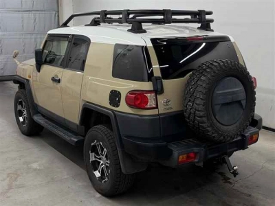 TOYOTA FJ CRUISER