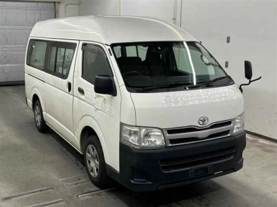 TOYOTA REGIUS VAN