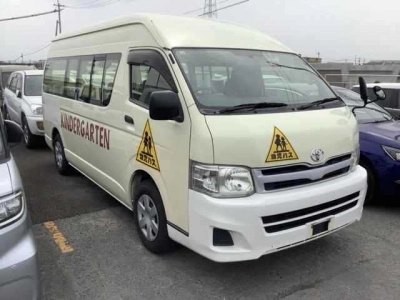 TOYOTA REGIUS VAN