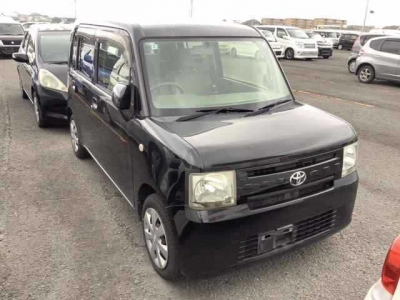 TOYOTA PIXIS SPACE