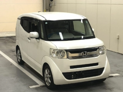 HONDA N-BOX SLASH