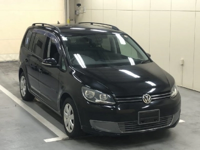 VOLKSWAGEN GOLF TOURAN