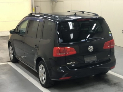 VOLKSWAGEN GOLF TOURAN