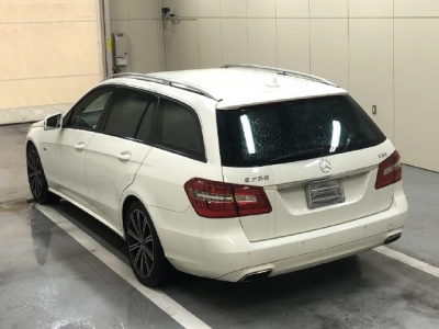 MERCEDES BENZ E CLASS