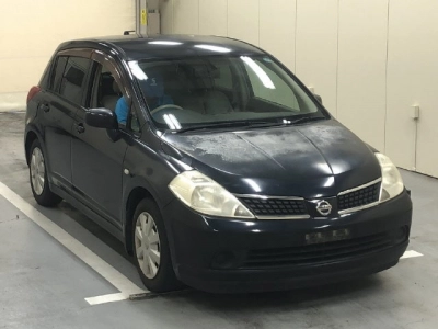 NISSAN TIIDA