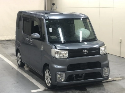 TOYOTA PIXIS MEGA