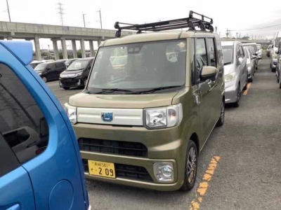 DAIHATSU WAKE