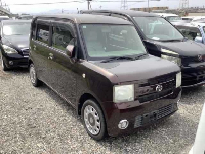 TOYOTA PIXIS SPACE