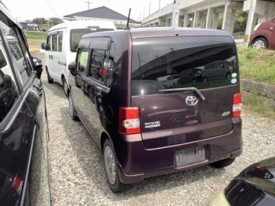 TOYOTA PIXIS SPACE